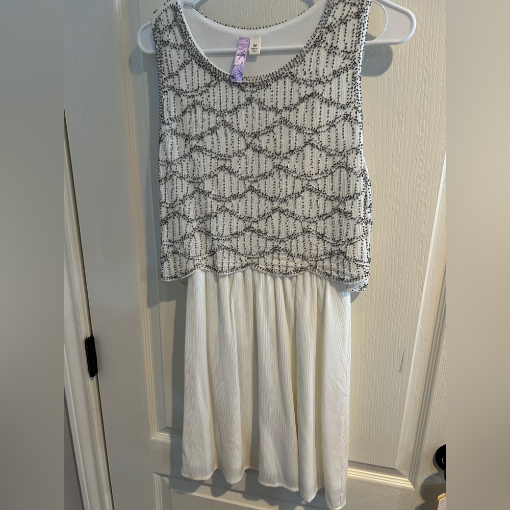 Alya Bronze and White Sleeveless Dress